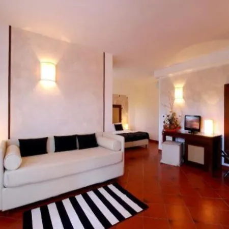Cala Rosa Club